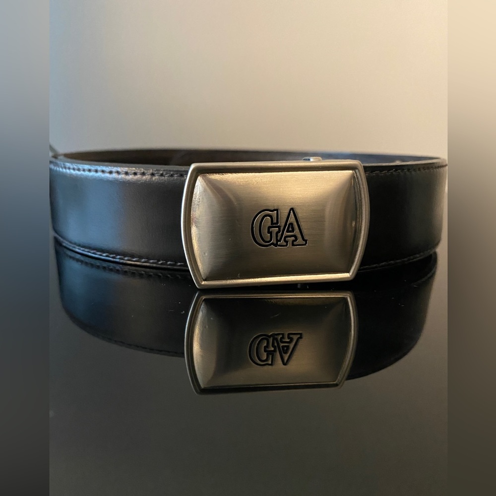 Authentic Giorgio Armani Reversible genuine Leather Belt Black.
